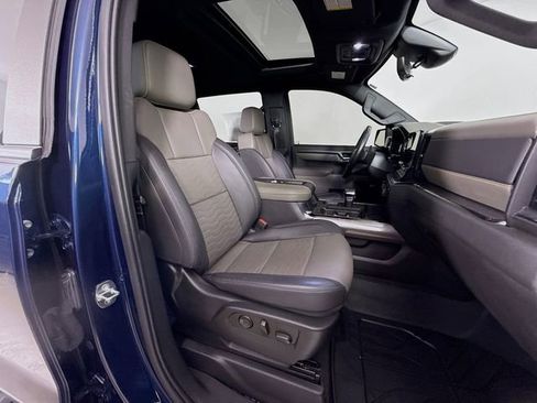 Used 2022 Chevrolet Silverado 1500 ZR2 w/ Technology Package image 30