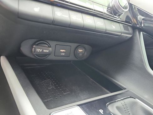 Used 2022 Hyundai Elantra Limited image 30