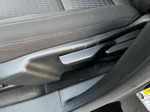 Used 2025 Chevrolet Equinox LT image 23