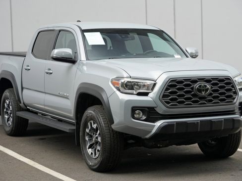 Used 2021 Toyota Tacoma TRD Off-Road AWD/4WD image 49