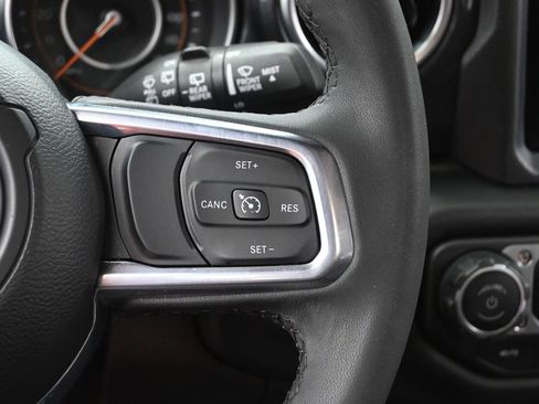 Used 2023 Jeep Wrangler Altitude image 29