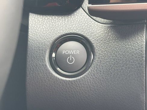 New 2026 Toyota Camry Hybrid FWD image 32
