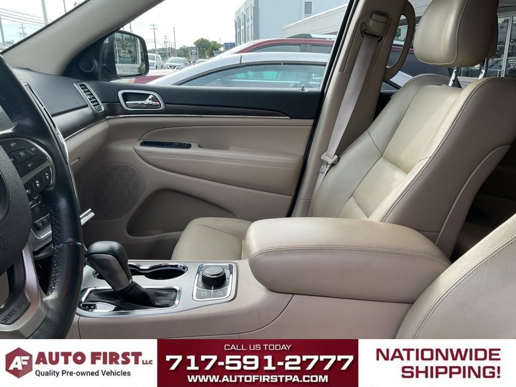 Used 2018 Jeep Grand Cherokee Limited AWD/4WD image 7