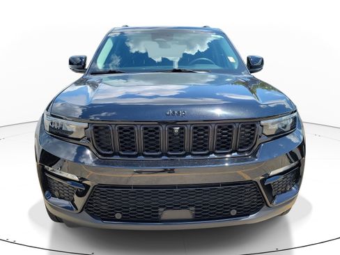 Used 2024 Jeep Grand Cherokee Limited w/ Luxury Tech Group II AWD/4WD image 2
