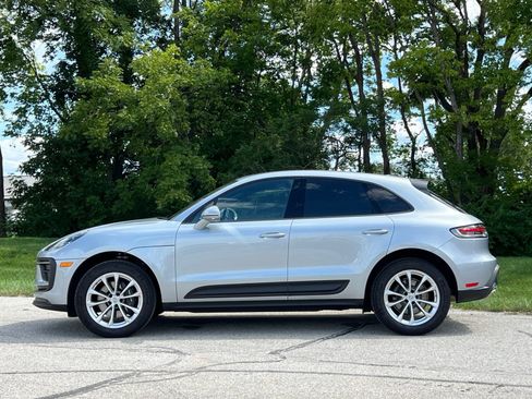 Certified 2026 Porsche Macan AWD/4WD image 2