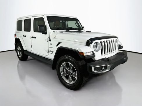 Used 2022 Jeep Wrangler Unlimited Sahara w/ Cold Weather Group AWD/4WD image 7