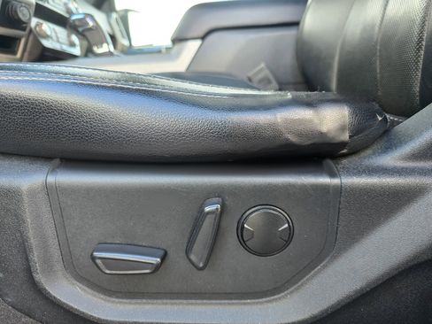 Used 2020 Ford F150 Lariat w/ Equipment Group 502A Luxury image 13