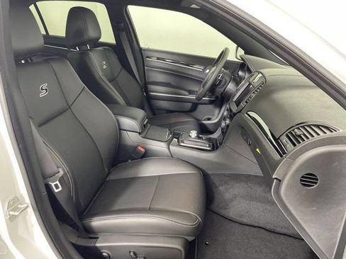 Used 2023 Chrysler 300 S w/ Comfort Group image 9