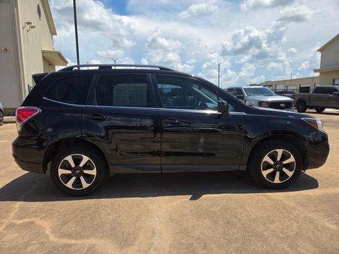 Used 2017 Subaru Forester 2.5i Limited AWD/4WD image 4