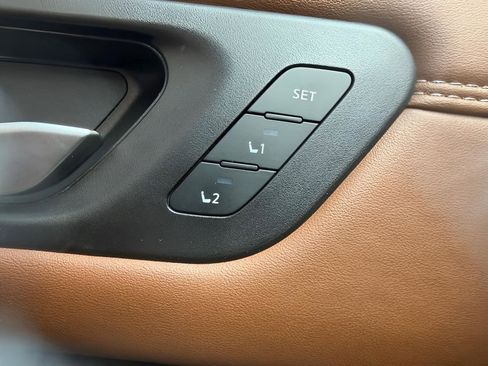 Certified 2025 Nissan Pathfinder Platinum w/ Cargo Package image 16