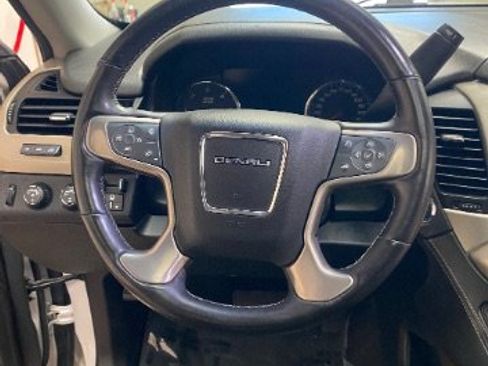 Used 2019 GMC Yukon Denali w/ Denali Ultimate Package AWD/4WD image 20