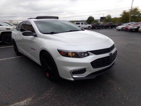 Used 2018 Chevrolet Malibu LT w/ Redline Edition FWD image 45