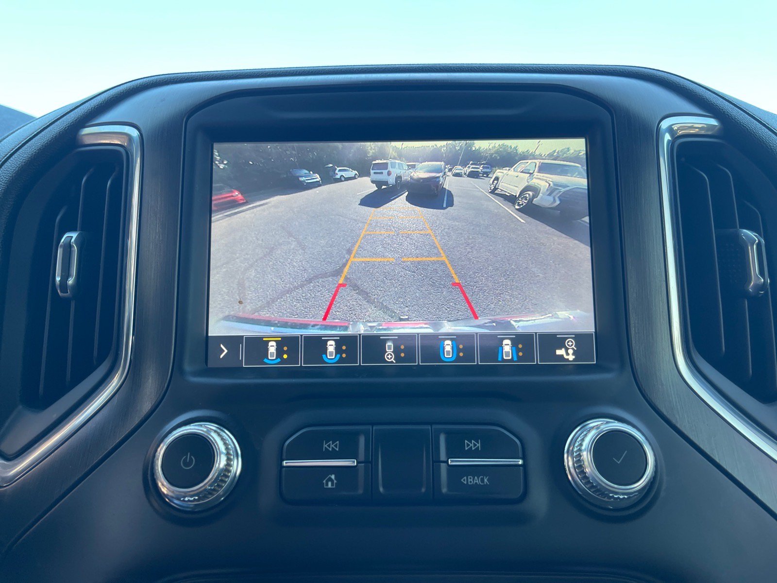 Used 2019 GMC Sierra 1500 AT4 w/ AT4 Premium Package AWD/4WD image 6
