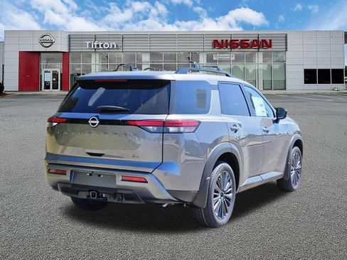 New 2026 Nissan Pathfinder SL w/ SL Premium Package (P04) FWD image 4