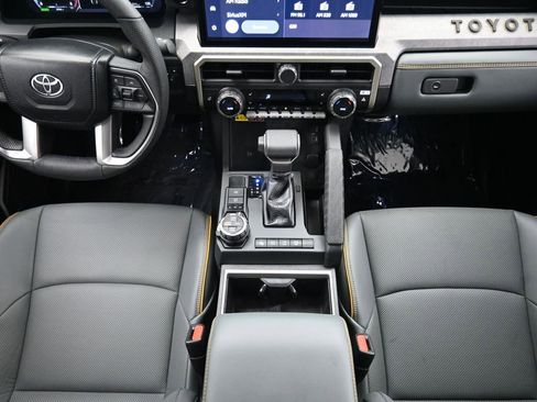 Used 2024 Toyota Tacoma Trailhunter image 31