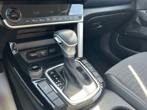 Used 2023 Kia Seltos S w/ Navigation Package AWD/4WD image 20