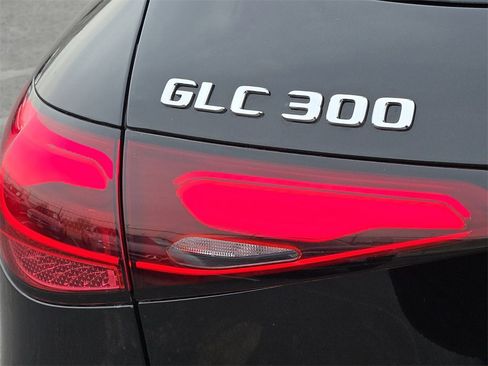 New 2026 Mercedes-Benz GLC 300 image 8