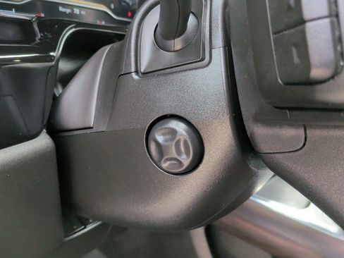 Used 2022 GMC Sierra 1500 SLT w/ SLT Convenience Package image 16