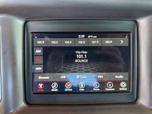 Used 2022 Dodge Charger SXT RWD image 18