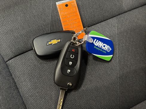 Used 2025 Chevrolet Trax RS w/ Driver Confidence Package FWD image 37