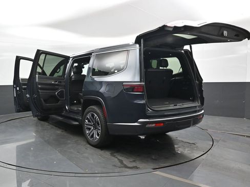 Used 2022 Jeep Wagoneer Series III image 56