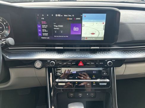 Used 2022 Kia Carnival SX Prestige image 27