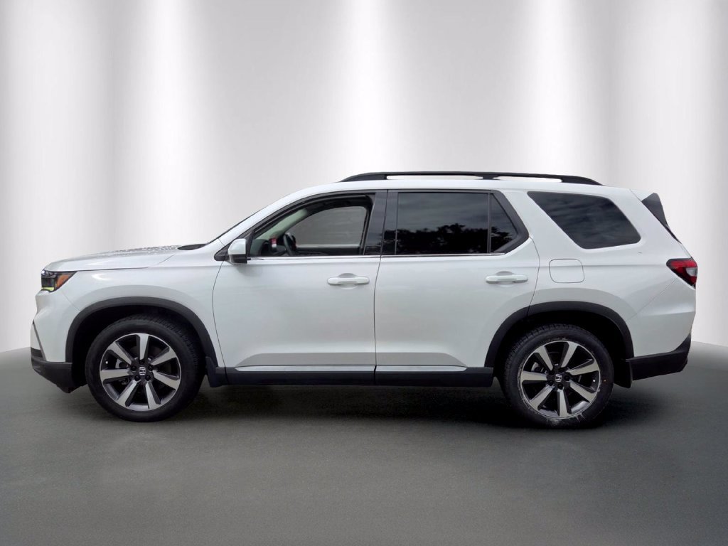Certified 2024 Honda Pilot Touring image 4
