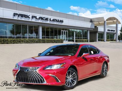 New 2025 Lexus ES 350 w/ Premium Package