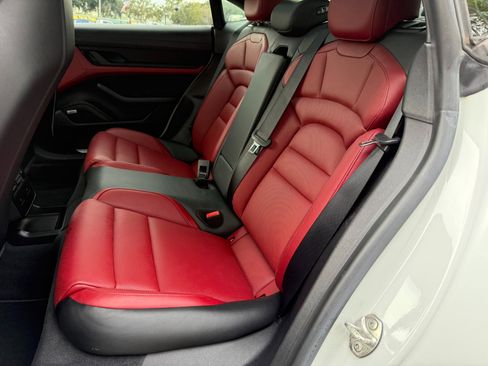 Used 2020 Porsche Taycan image 27