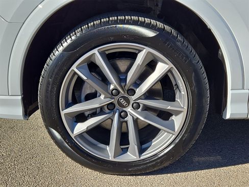 Certified 2025 Audi Q3 2.0T Premium w/ Convenience Package image 11