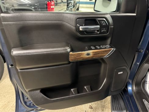 Used 2019 Chevrolet Silverado 1500 High Country w/ Technology Package image 15