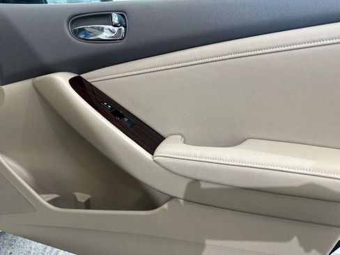 Used 2011 Nissan Altima 2.5 SL w/ 2.5SL Pkg FWD image 16