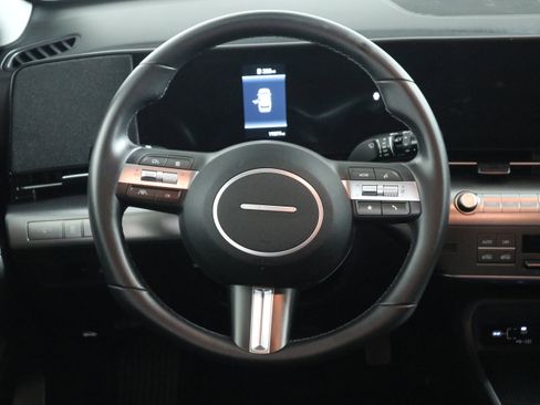 Used 2025 Hyundai Kona SEL AWD/4WD image 16