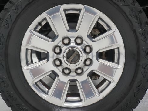 Used 2017 Ford F250 Platinum w/ FX4 Off-Road Package AWD/4WD image 33