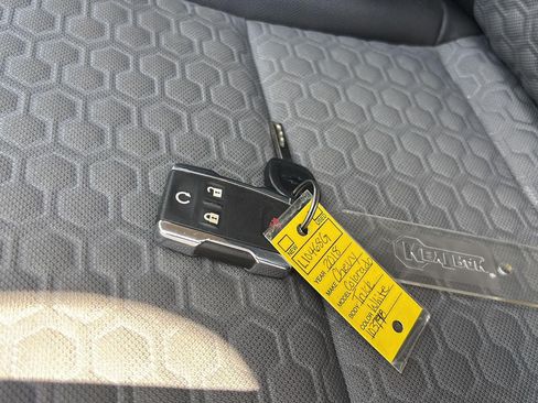 Used 2018 Chevrolet Colorado Z71 AWD/4WD image 31