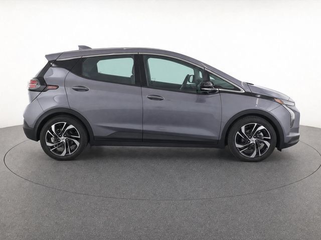 Used 2023 Chevrolet Bolt LT w/ Infotainment Package FWD image 8