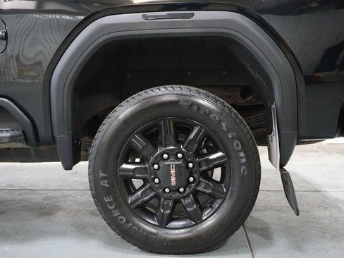 Used 2024 GMC Sierra 2500 AT4 image 10