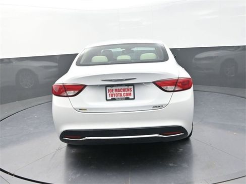 Used 2016 Chrysler 200 Limited image 6