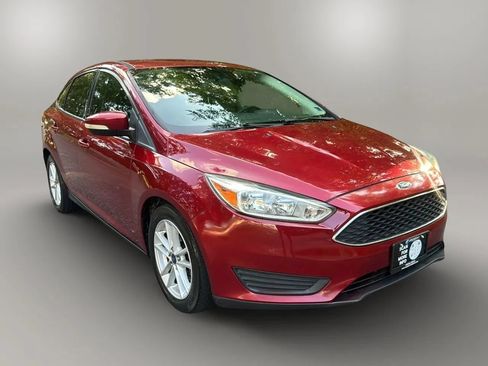Used 2017 Ford Focus SE FWD image 8