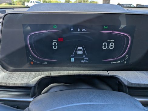 Used 2024 Kia Telluride EX w/ EX Captain's Chair Package FWD image 30