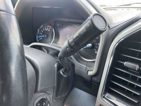 Used 2022 Ford F250 Lariat w/ Black Appearance Package AWD/4WD image 8