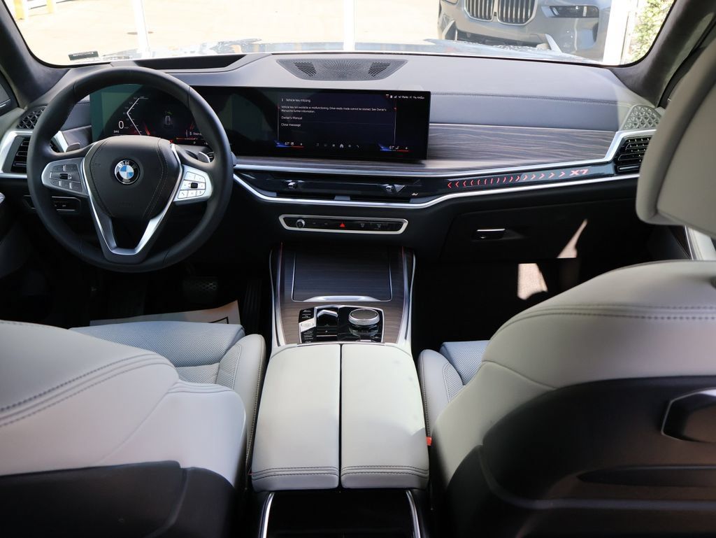 Used 2024 BMW X7 xDrive40i w/ Premium Package AWD/4WD image 17