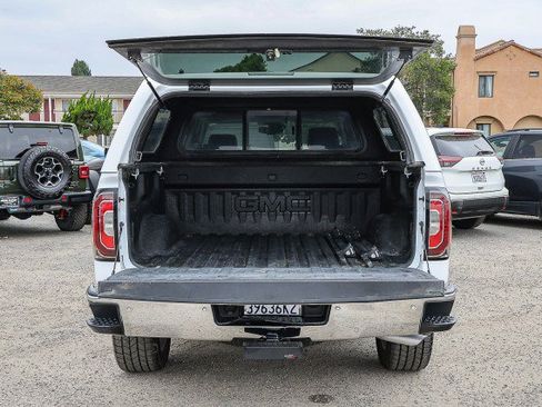 Used 2018 GMC Sierra 1500 SLT AWD/4WD image 6