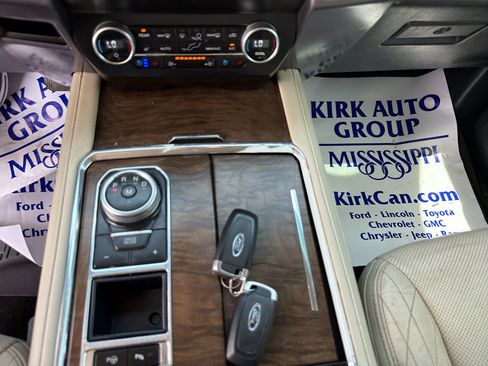 Used 2019 Ford Expedition Max Platinum RWD image 28