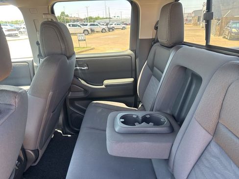 Used 2022 Nissan Frontier SV AWD/4WD image 34