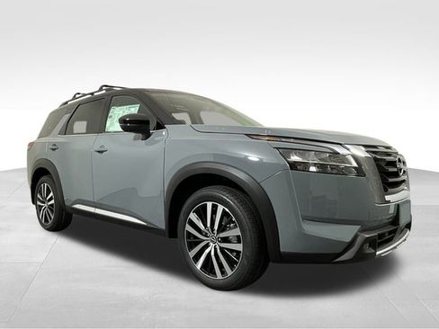 New 2025 Nissan Pathfinder Platinum w/ Cargo Package image 8