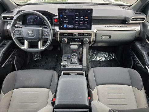 Used 2024 Toyota Tacoma TRD Off-Road AWD/4WD image 27