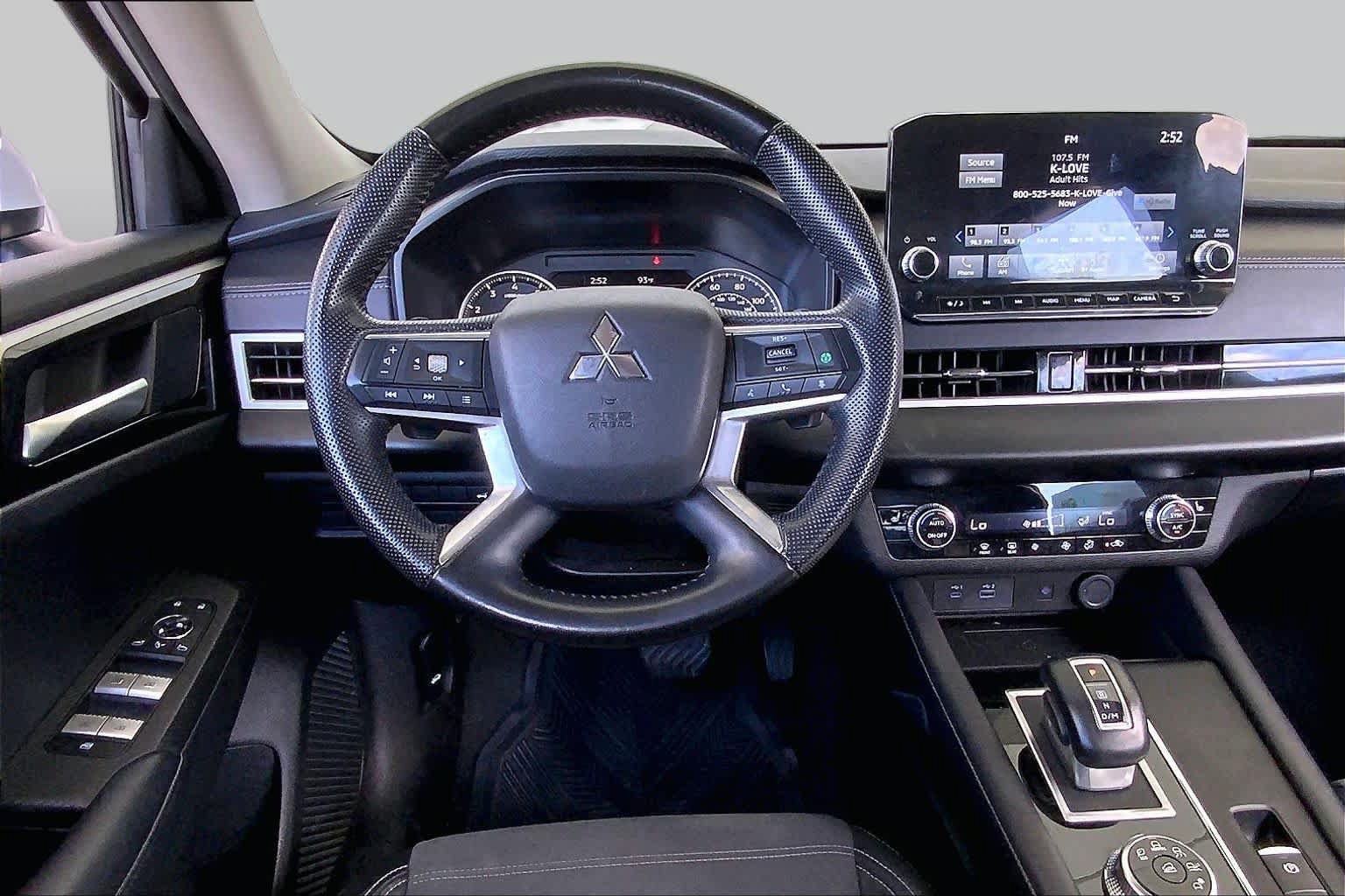 Used 2024 Mitsubishi Outlander SE FWD image 6