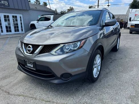 Used 2017 Nissan Rogue Sport SV FWD image 3