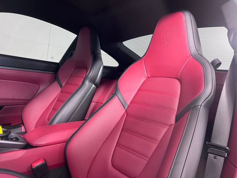 Certified 2025 Porsche 911 Carrera RWD image 5